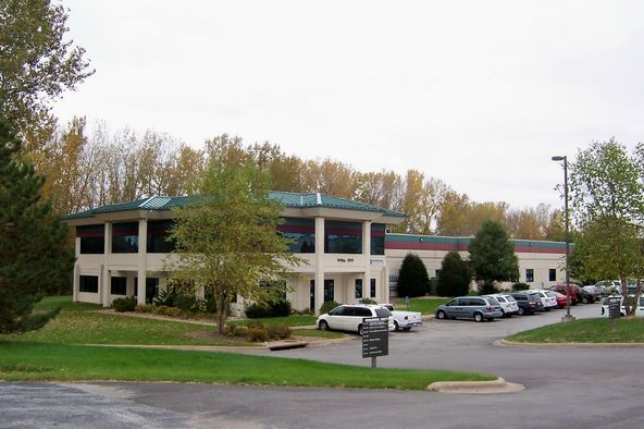5000 Tremont Ave, Davenport, IA 52807